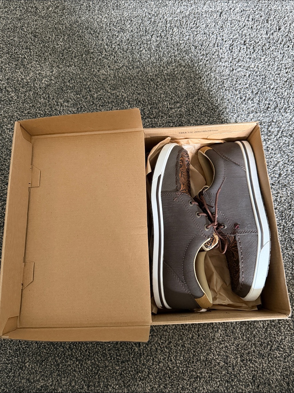 Twisted X Women's Brown Low-Top Lace-Up Sneakers